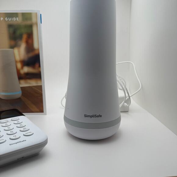 SimpliSafe Home Security Base Station SSBS3 and Keypad - Picture 3 of 12
